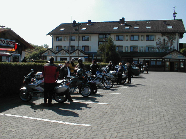 01brunnwirt26parkplatz