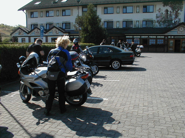 01brunnwirt27parkplatz