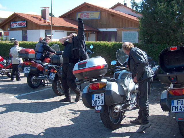 01brunnwirt32parkplatz-f